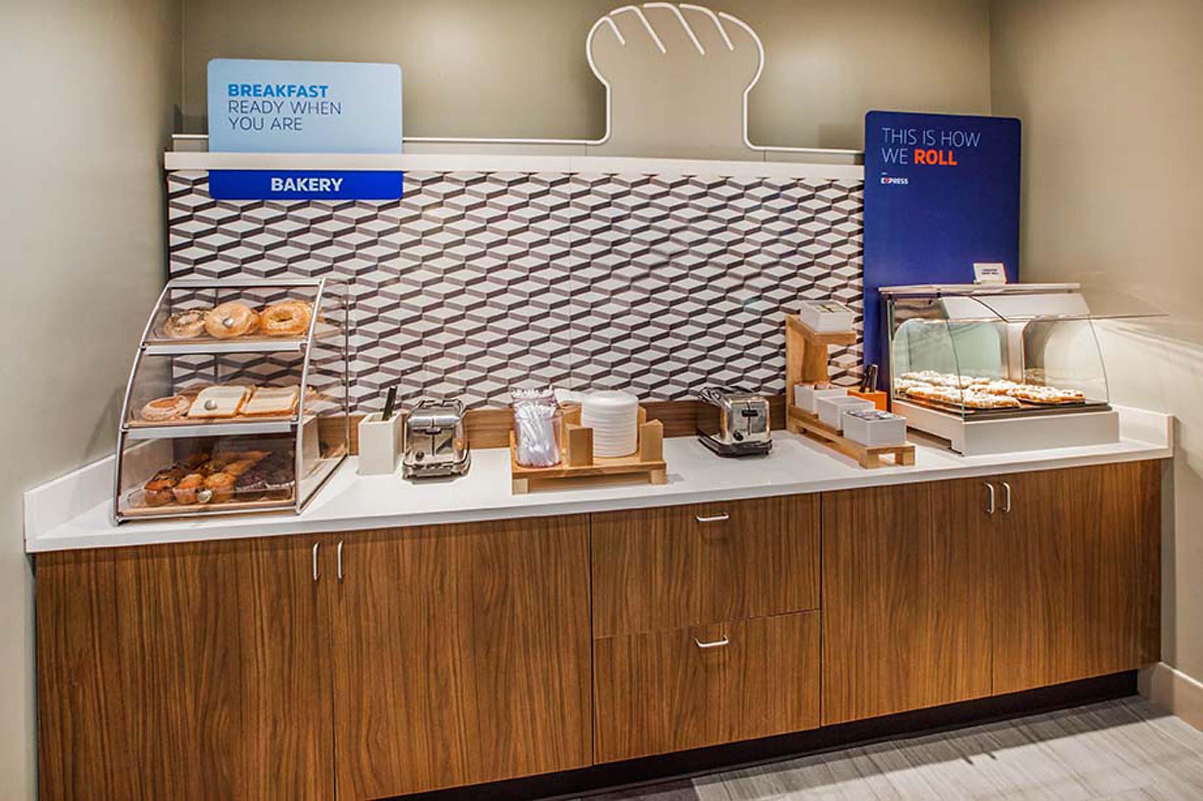 Holiday Inn Express & Suites - Dayton Southwest By Ihg Εξωτερικό φωτογραφία