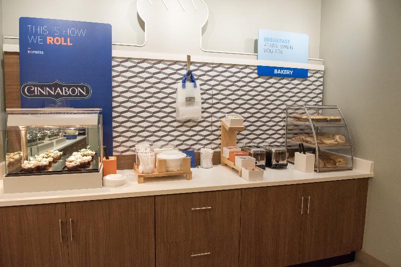 Holiday Inn Express & Suites - Dayton Southwest By Ihg Εξωτερικό φωτογραφία